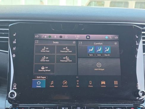 Used 2024 Jeep Wagoneer L Series II w/ Flexible Seating Group AWD/4WD image 9