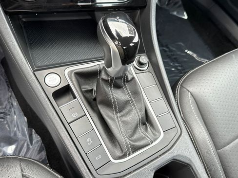 Used 2024 Volkswagen Jetta SE FWD image 27