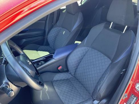 Used 2020 Toyota C-HR XLE image 10