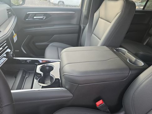 New 2026 Chevrolet Suburban Z71 w/ Comfort Package AWD/4WD image 23