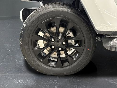 Used 2021 Jeep Wrangler Unlimited Sahara image 38