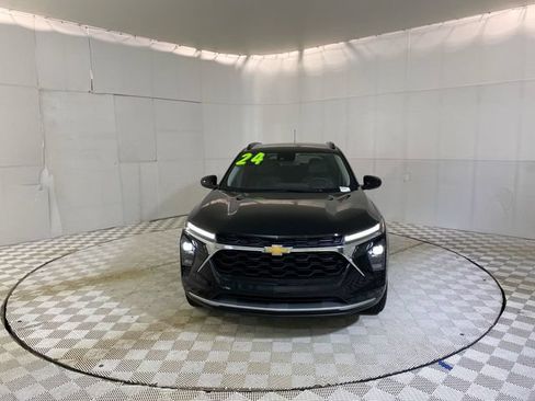 Used 2024 Chevrolet Trax LT w/ Driver Confidence Package FWD image 21