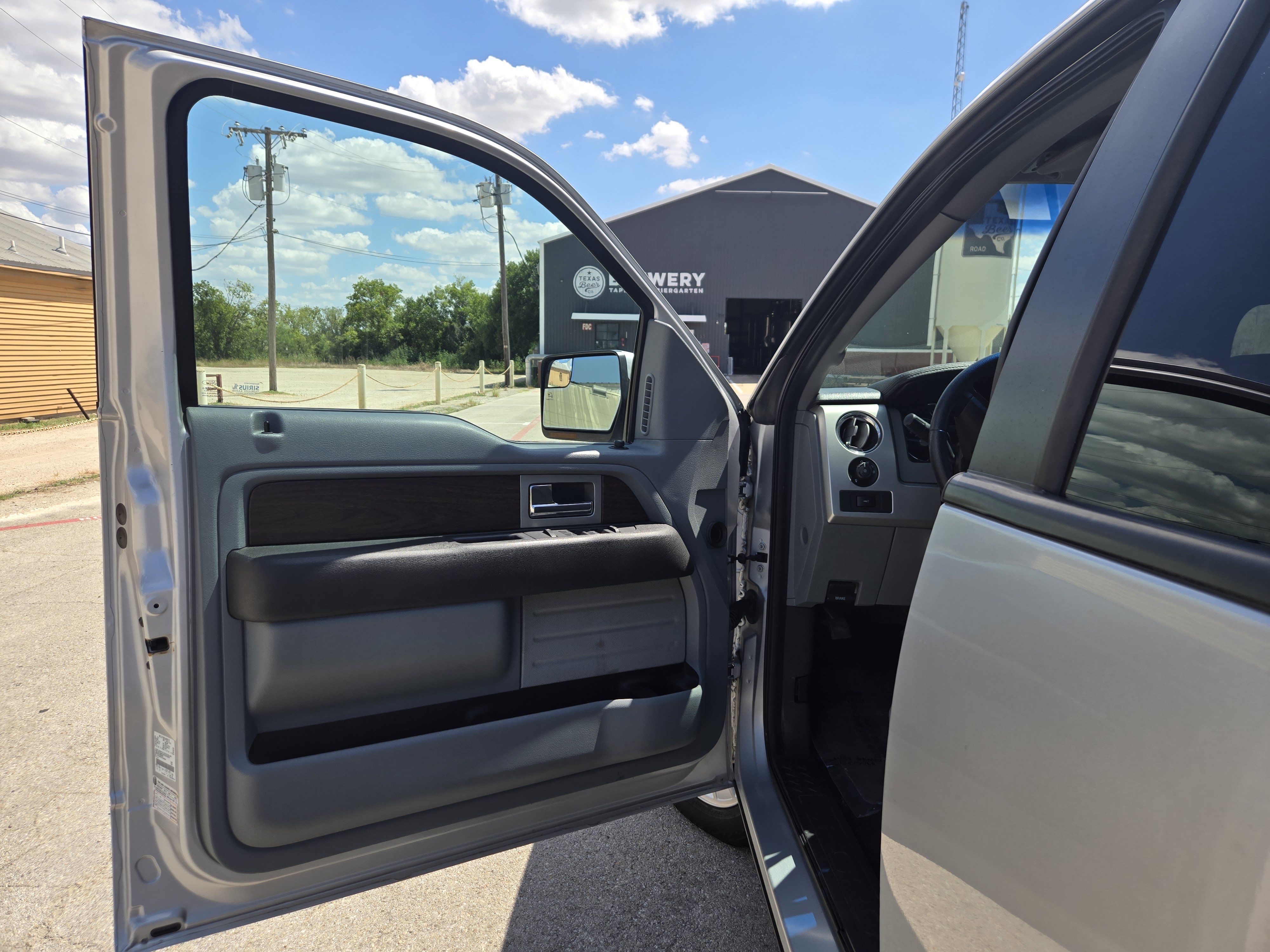 Used 2013 Ford F150 Lariat w/ Mid Equipment Group AWD/4WD image 3