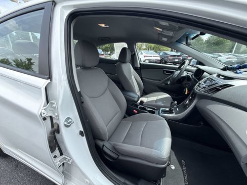 Used 2016 Hyundai Elantra SE FWD image 22