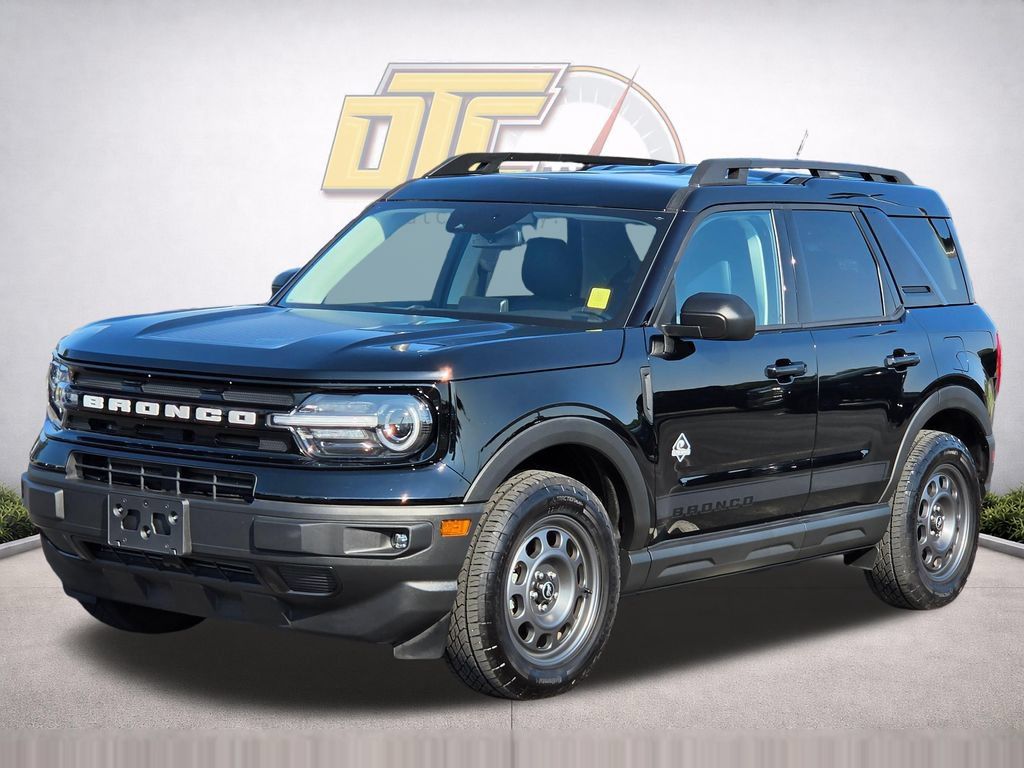Used 2024 Ford Bronco Sport Outer Banks AWD/4WD image 2
