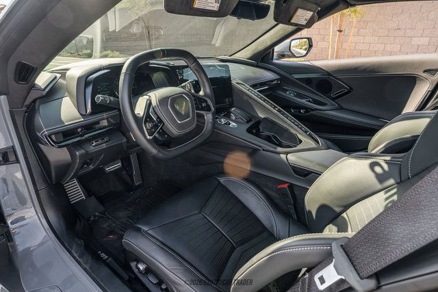 Used 2025 Chevrolet Corvette Stingray Premium Cpe w/ Z51 Performance Package RWD image 27