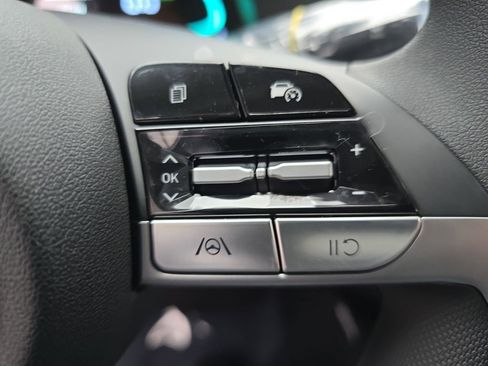 Used 2026 Hyundai Elantra Hybrid FWD image 18