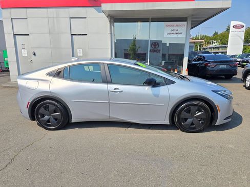Certified 2024 Toyota Prius Prime FWD image 8
