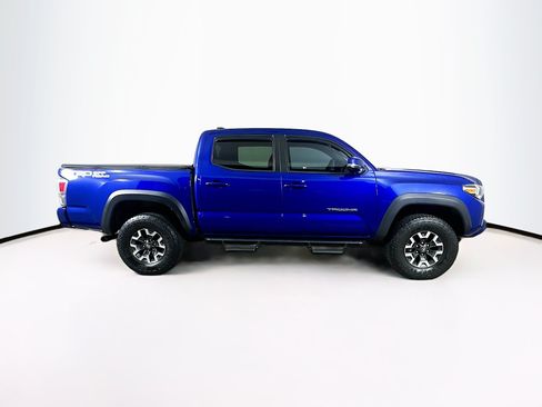 Used 2023 Toyota Tacoma TRD Off-Road w/ Technology Package RWD image 10