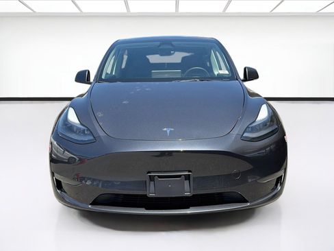 Used 2024 Tesla Model Y Long Range AWD/4WD image 2