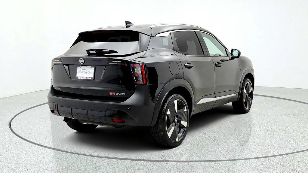 Used 2025 Nissan Kicks SR w/ SR Premium Package AWD/4WD image 5