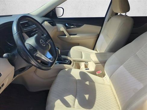 Used 2017 Nissan Rogue SV FWD image 13