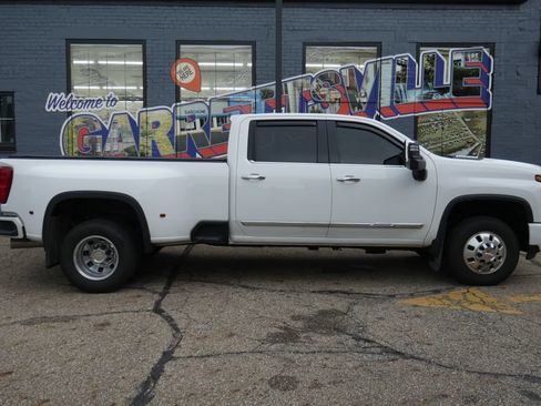 Used 2025 Chevrolet Silverado 3500 High Country w/ Technology Package AWD/4WD image 27