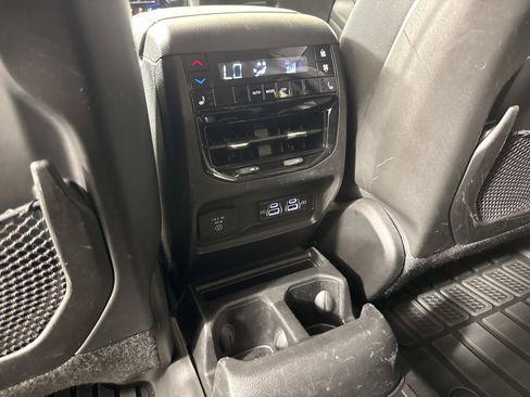 Used 2023 Jeep Grand Cherokee L Limited AWD/4WD image 15