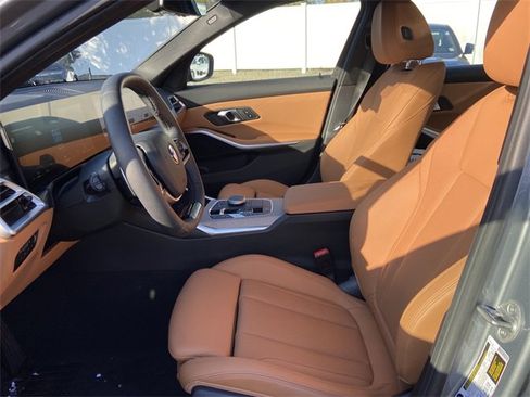 Used 2025 BMW 330i xDrive Sedan w/ Convenience Package image 19