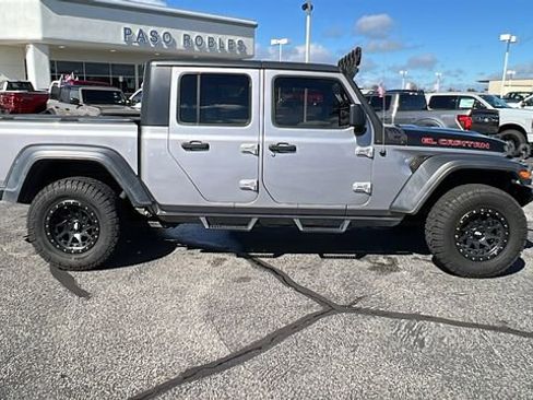 Used 2020 Jeep Gladiator Sport w/ Quick Order Package 24S image 2