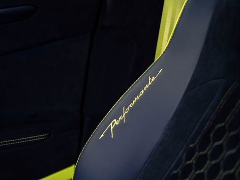 Used 2023 Lamborghini Urus Performante AWD/4WD image 37