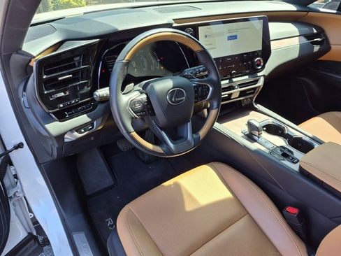 Used 2024 Lexus RX 350 Premium w/ Accessory Package (Z1) FWD image 9
