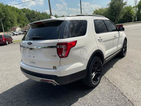 Used 2016 Ford Explorer XLT w/ Equipment Group 202A AWD/4WD image 7