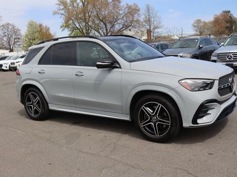 Used 2024 Mercedes-Benz GLE 450 4MATIC image 3