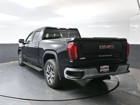 Used 2022 GMC Sierra 1500 SLT w/ SLT Convenience Package AWD/4WD image 12