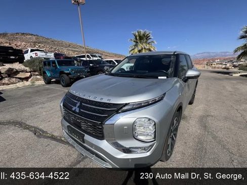 Used 2024 Mitsubishi Outlander 4WD Plug-In Hybrid image 1