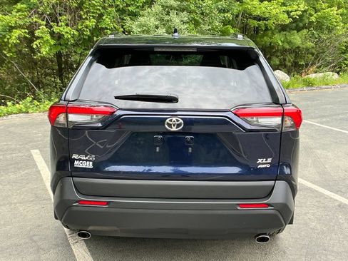 Used 2022 Toyota RAV4 XLE w/ Convenience Package AWD/4WD image 4