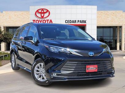 Certified 2025 Toyota Sienna XLE