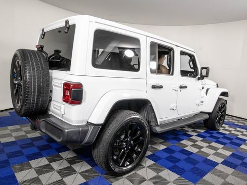 Used 2022 Jeep Wrangler Unlimited Sahara image 5