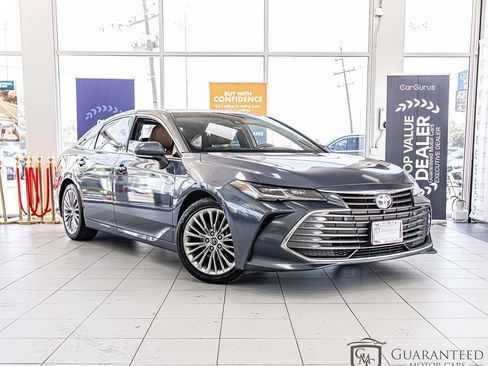 Used 2019 Toyota Avalon Limited w/ Advanced Safety Package FWD image 3