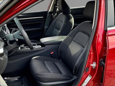 Used 2023 Nissan Altima 2.5 SV w/ SV Premium Package image 15