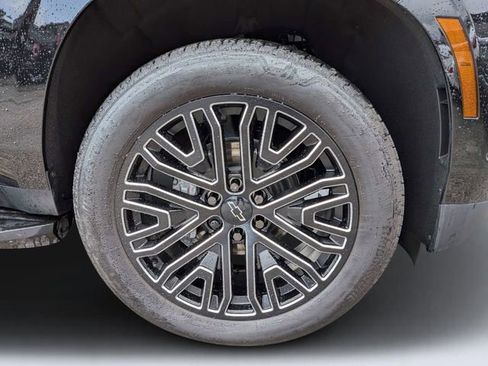 Used 2026 Chevrolet Tahoe High Country AWD/4WD image 9