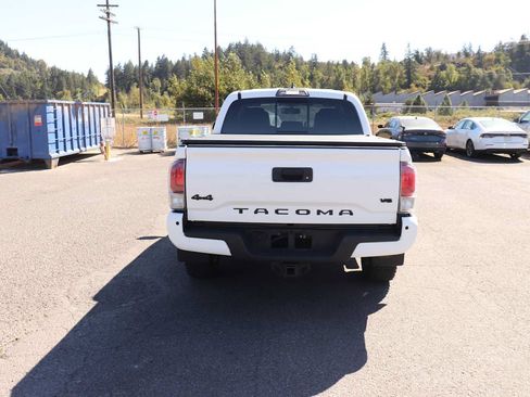 Used 2017 Toyota Tacoma Limited w/ Tow Package AWD/4WD image 6
