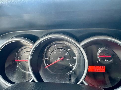 Used 2011 Nissan Versa 1.8 S image 17