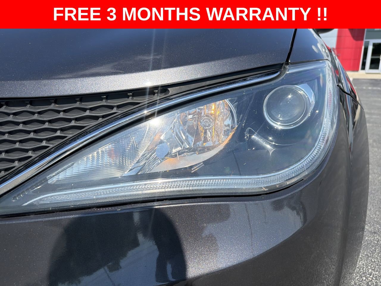 Used 2017 Chrysler Pacifica Touring-L FWD image 35