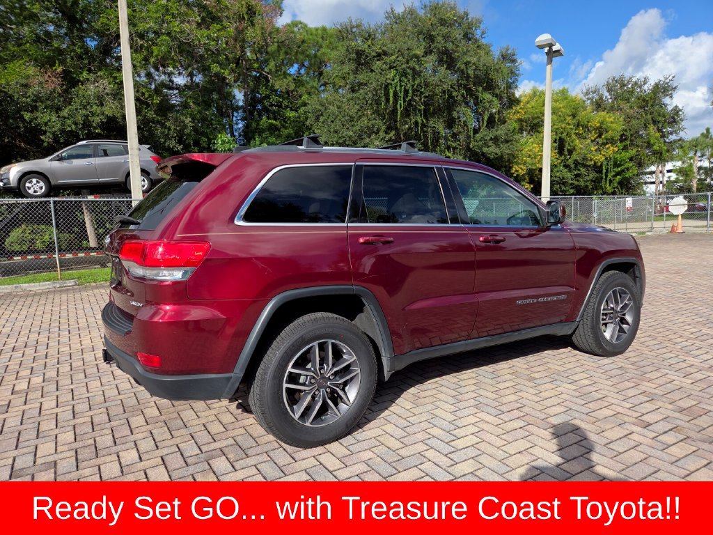 Used 2019 Jeep Grand Cherokee Laredo w/ 18" Wheel & 8.4" Radio Group AWD/4WD image 12