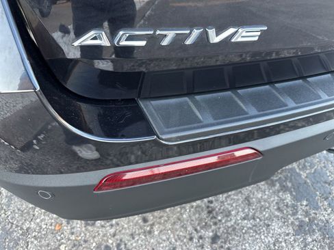 Used 2025 Ford Explorer Active image 10