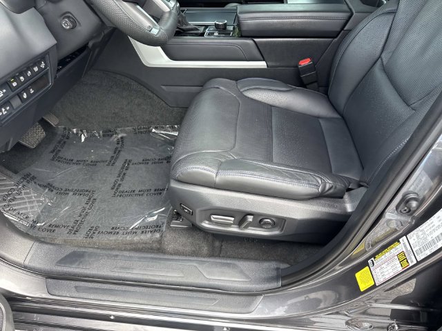 Used 2024 Toyota Sequoia Platinum AWD/4WD image 20