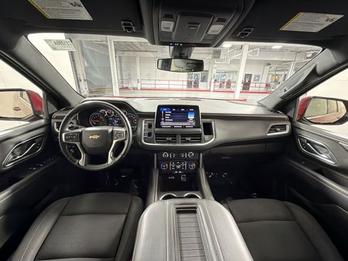 Used 2021 Chevrolet Suburban LS image 23