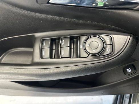 Used 2017 Chevrolet Volt LT w/ Comfort Package image 27