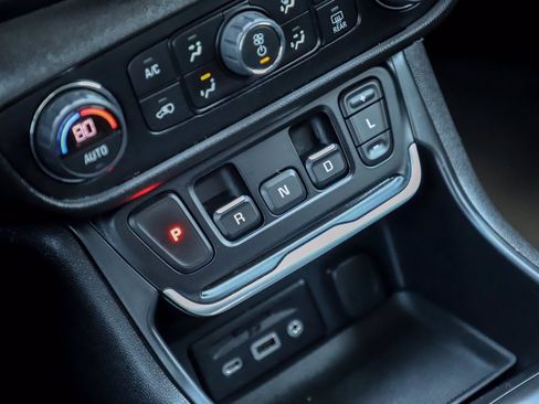 Used 2019 GMC Terrain SLE w/ Driver Convenience Package AWD/4WD image 20