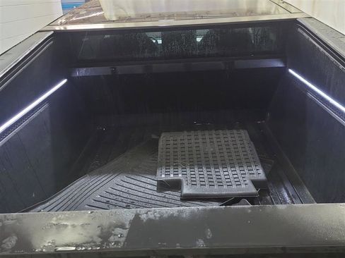 Used 2024 Tesla Cybertruck Cyberbeast AWD/4WD image 10