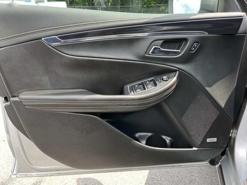 Used 2018 Chevrolet Impala Premier FWD image 25
