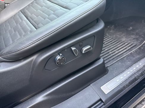 Used 2026 Cadillac Escalade Platinum Sport w/ LPO, ONYX Package image 39