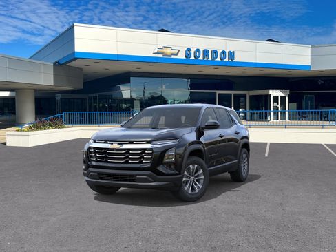 New 2026 Chevrolet Equinox LT w/ Convenience Package II AWD/4WD image 8