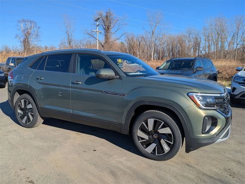 New 2026 Volkswagen Atlas Cross Sport SE image 1