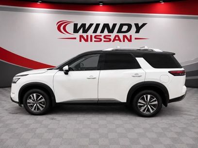 Used 2024 Nissan Pathfinder SL w/ Black Appearance Package