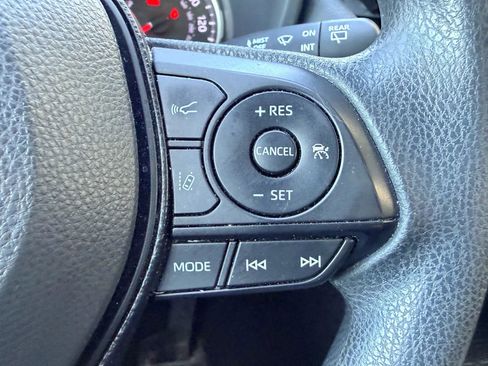 Used 2019 Toyota RAV4 LE image 14