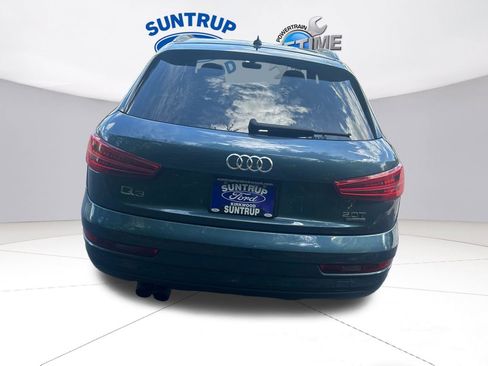 Used 2018 Audi Q3 2.0T Premium w/ Convenience Package AWD/4WD image 4