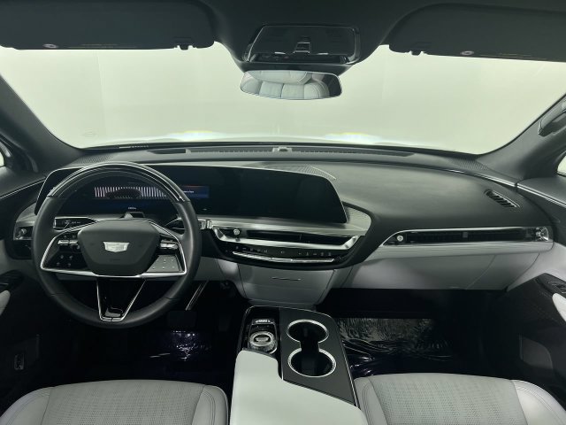 Used 2026 Cadillac Lyriq Luxury AWD/4WD image 18